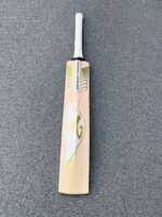 Elevate Your Game with the SG GOLD Classic LE Edition English Willow Grade 1 Bat