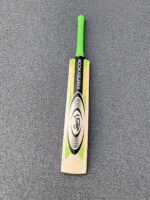 Dominate the Crease with the Kookaburra Kahuna Icon Limited Edition English Willow Grade 1 Bat