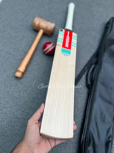 Gray Nicolls GEM 1.1 Players Edition English Willow Grade 1 Cricket Bat - Elevate Your Game