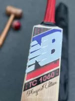 NB (New Balance) TC1060 Players Edition English Willow Grade 1 Cricket Bat – Elevate Your Game